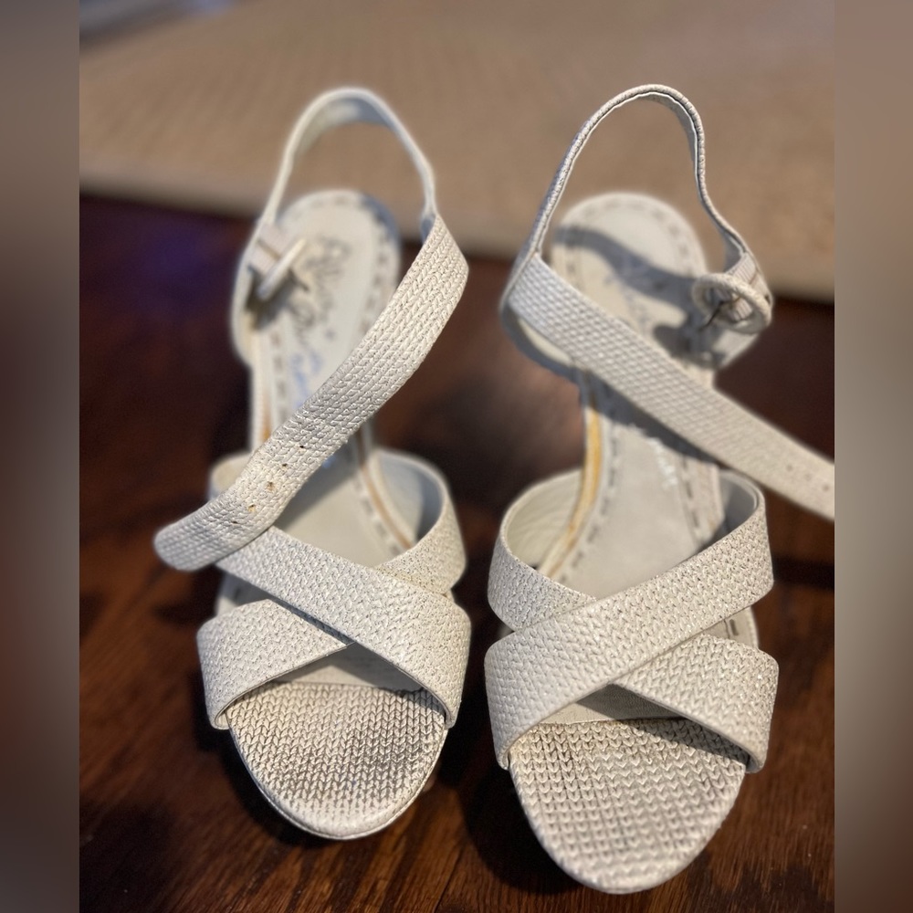 Alice and Olivia wedges